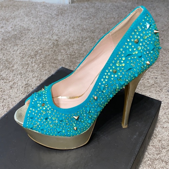 Stiletto - Picture 1 of 2